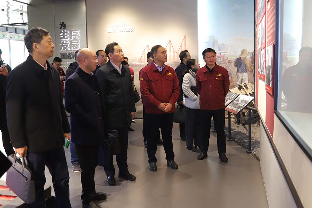 走進(jìn)企業(yè) 貼心服務(wù) 市工信局黨組中心組學(xué)習(xí)會(huì)在淮鋼召開(kāi)